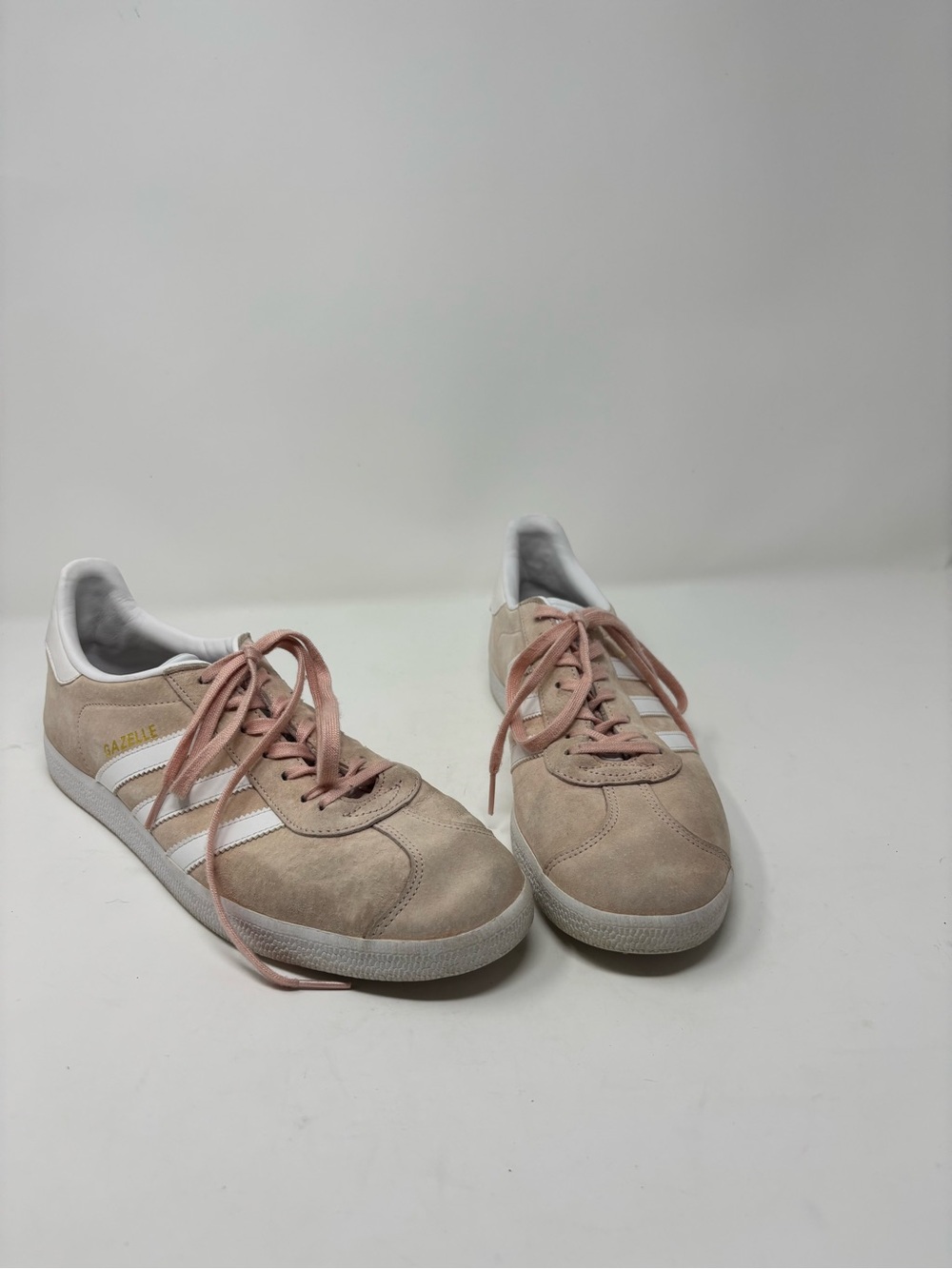 adidas Gazelle Women’s Suede Sneakers in Blush Pink and White Sz 11